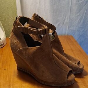 Ariat Brown Suede Wedge Sandals Size 10